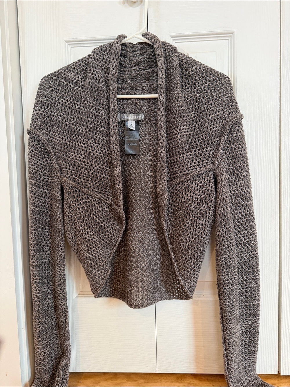 Urban Outfitters women’s Tess ruched shrug sweater in grey
